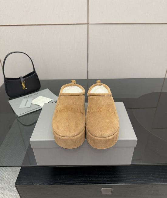 Balenciaga Thick Sole Furry Mules Comfortable Lightweight Casual Slip On Shoes