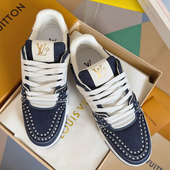 Louis Vuitton LV Vintage Leather Casual Sneakers with Non-slip Soles