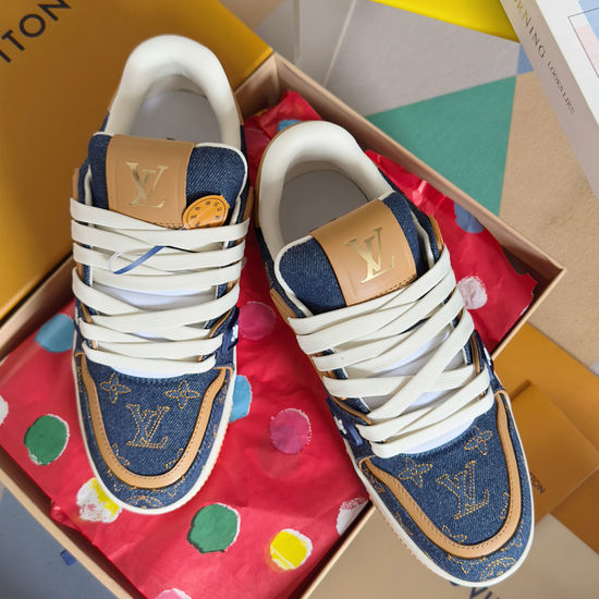Louis Vuitton LV Vintage Leather Casual Sneakers with Non-slip Soles