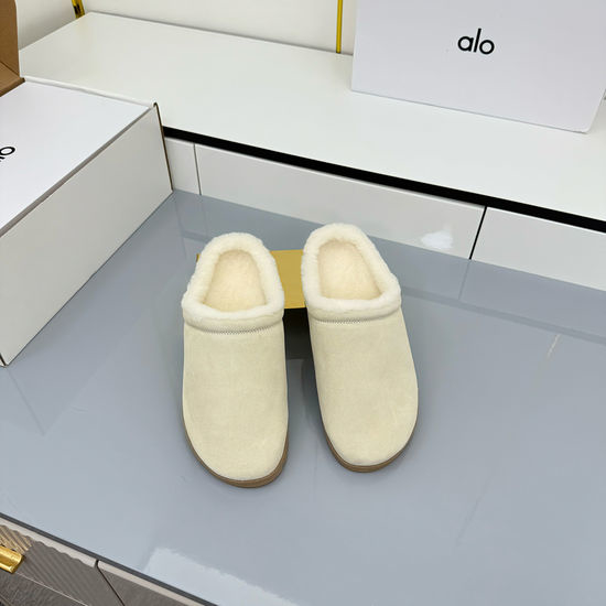 Alo Soft Suede Lined Casual Comfortable Daily Boots