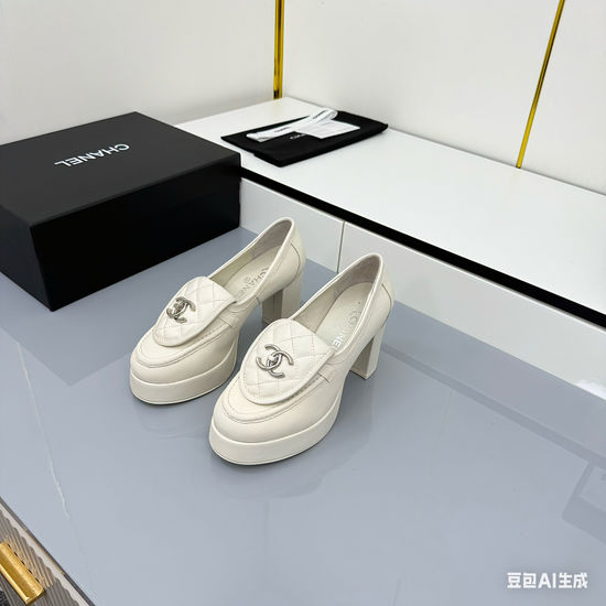 Chanel Elegant Block Heel Pumps Soft Lining Comfortable Wear