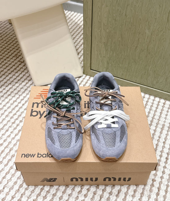 Miu Miu Retro Suede Leather Sneakers Two-toned Laces Durable Non-slip Sole
