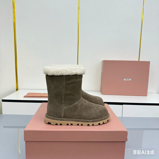 Miu Miu Elegant Wool Ankle Boots for Chic Winter Looks