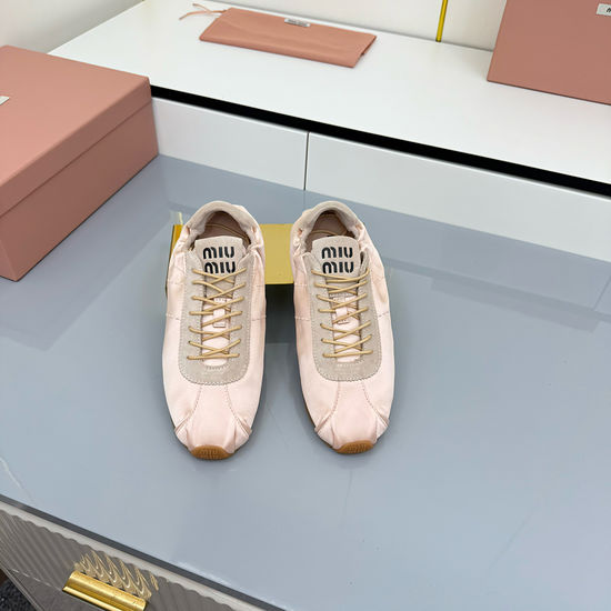 Miu Miu Retro Rope-Sole Boat Shoes for Modern Style