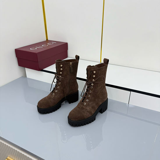 Gucci Embossed Leather Lace Up Ankle Boots With Treaded Sole