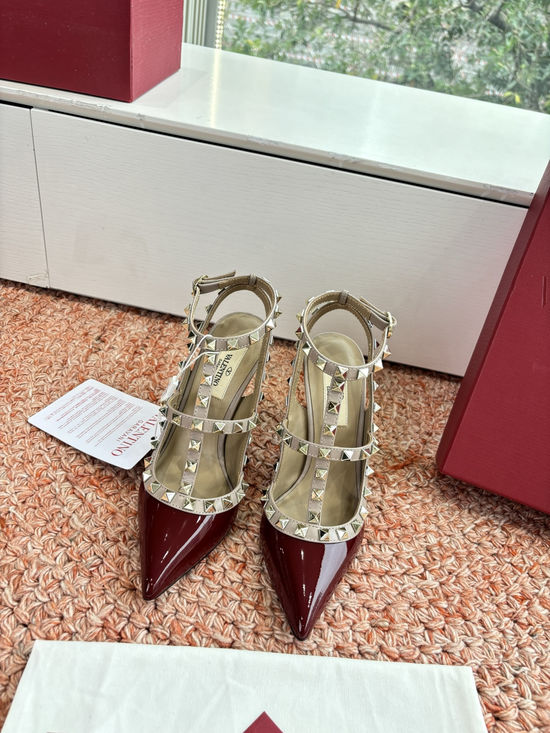 Valentino Classic Rivet Flats Patent Leather Comfortable Elevating Footwear