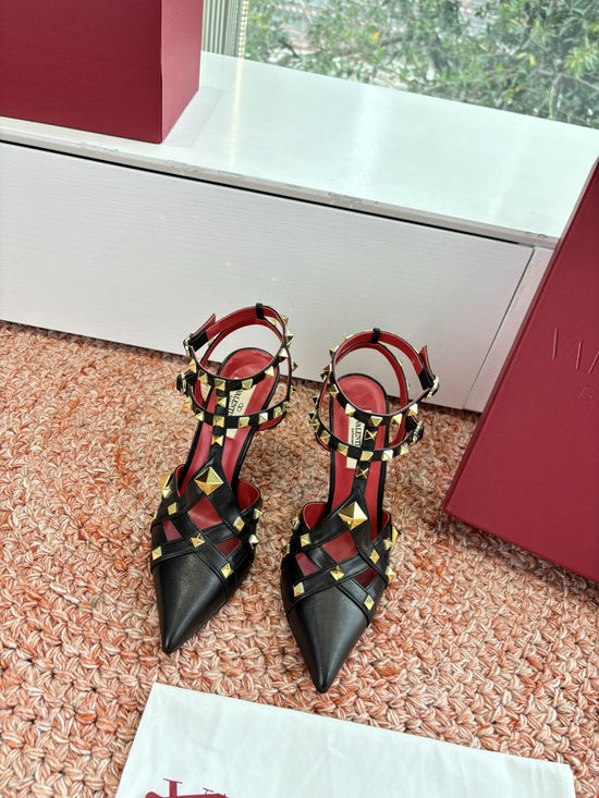 Valentino Classic Rivet Flats Comfortable Leather Sole Elevating Shoes