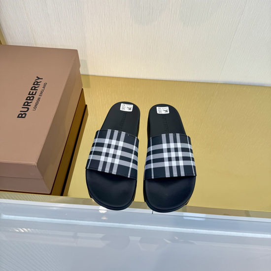Burberry Designer Logo 3D Print Slip-on Shoes