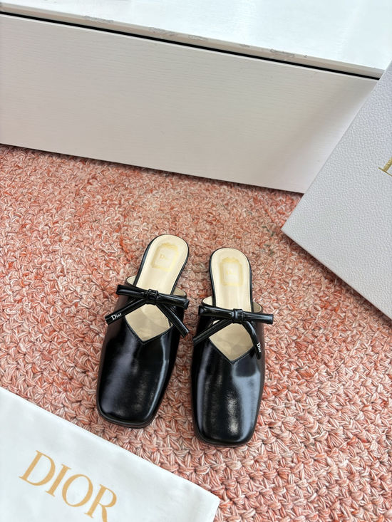 Christian Dior Cowhide Bow Decor Flat Slippers Leather Sole
