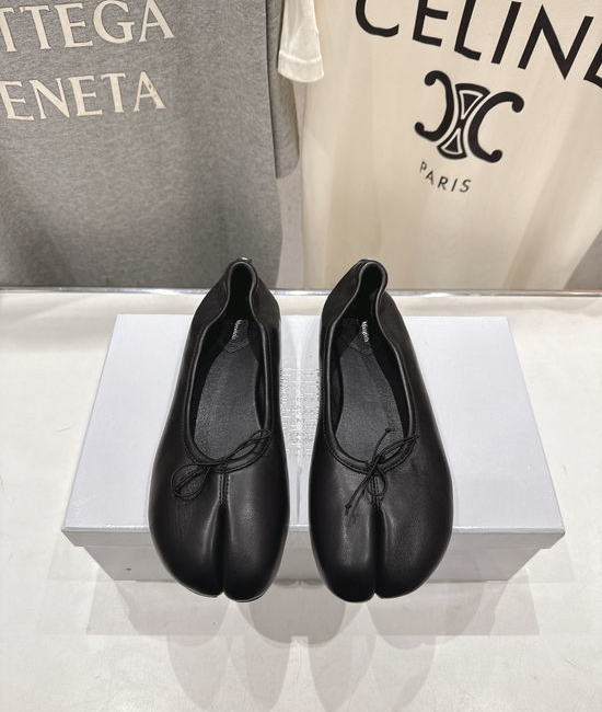 Maison Margiela MM6 Sheepskin Split Toe Loafers Comfortable Slip On Casual Ballet Flats