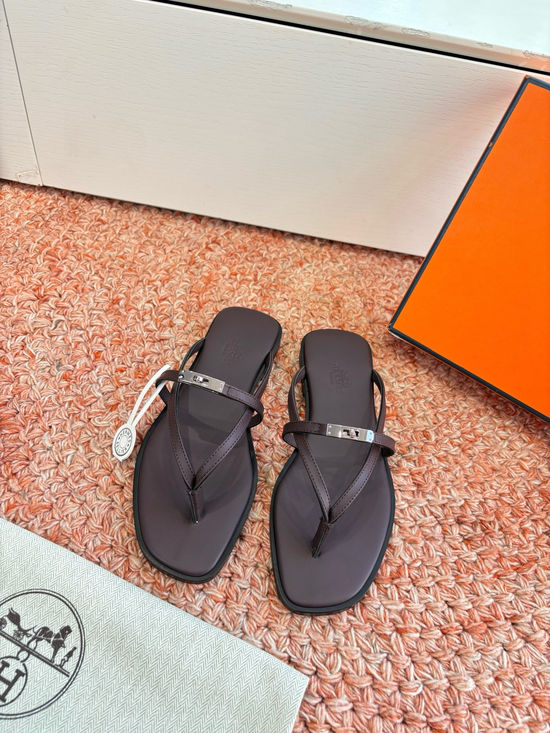 Hermes Genuine Leather Thong Sandals with Cloud-like Comfort