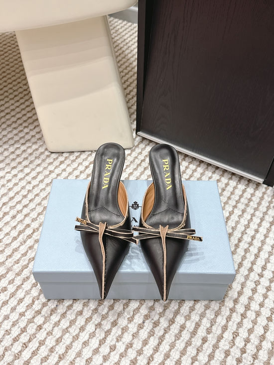 Prada Vintage Pointed Toe Bow Decor Low Heel Leather Mules