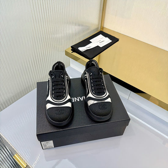 Chanel Contrast Color Platform Sneakers Comfortable Leather Lined Casual Shoes