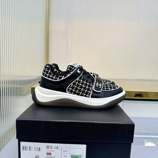 Chanel Classic Two-tone Casual Sneakers Soft Leather Upper Breathable Lining