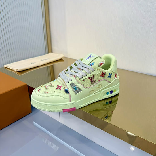 Louis Vuitton LV Vintage Style Basketball Sneakers Durable Comfortable Sole