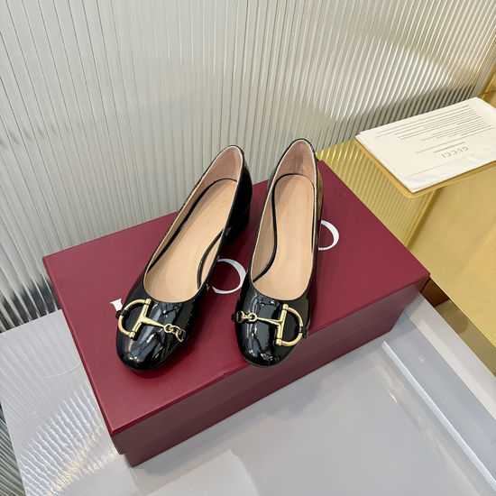 Gucci Patent Leather Ballet Flats With Gold Accent