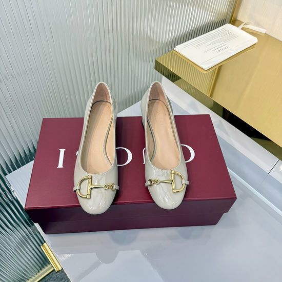 Gucci Patent Leather Ballet Flats With Gold Accent