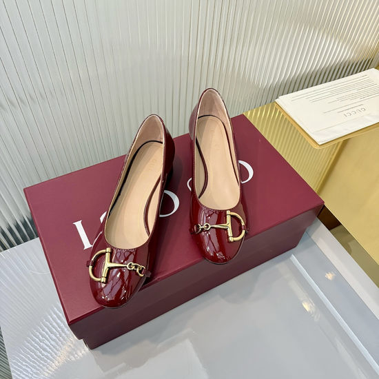 Gucci Patent Leather Ballet Flats With Decorative Buckle Detail
