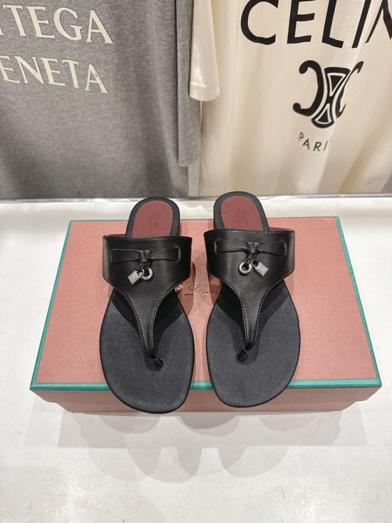 Loro Piana Premium Soft Sheepskin Flip Flops for Casual Daily Wear