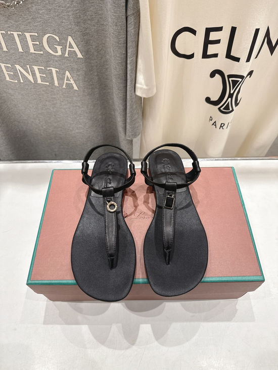 Loro Piana Minimalist Comfort Thong Sandals With Leather Outsole