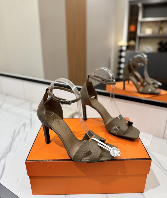Hermes Elegant Palm Grain Leather High Heel Dress Shoes