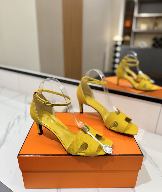 Hermes Elegant Palm Grain Leather Mid Heel Dress Shoes
