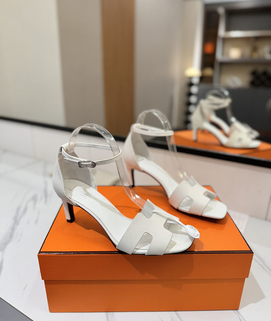 Hermes Elegant Palm Grain Leather Mid Heel Dress Shoes