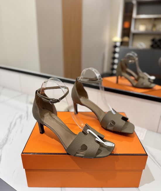 Hermes Elegant Palm Grain Leather Mid Heel Dress Shoes