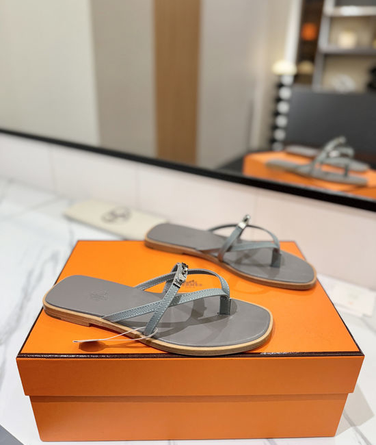 Hermes Classic Cowhide Leather Comfortable Slide Sandals