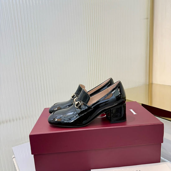 Gucci Shiny Leather Mid-heel Loafers with Decorative Buckle