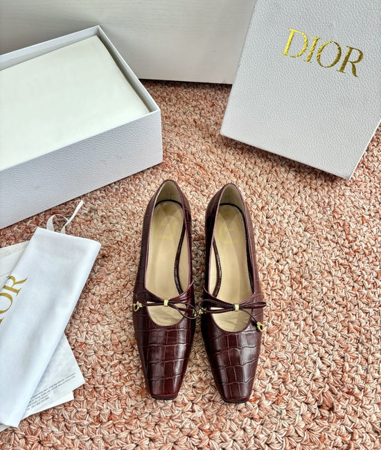 Christian Dior CD Elegant Bow Decor Leather Low Heel Pumps