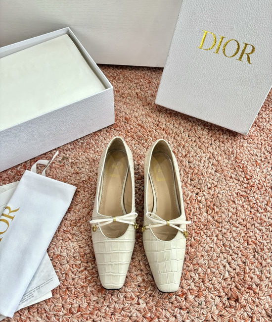 Christian Dior CD Elegant Bow Decor Leather Low Heel Pumps