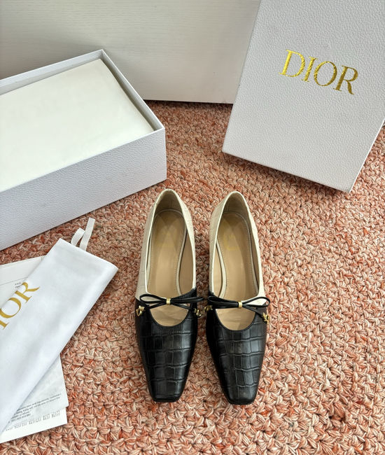 Christian Dior CD Elegant Bow Decor Leather Low Heel Pumps