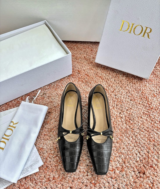 Christian Dior CD Elegant Bow Decor Leather Low Heel Pumps