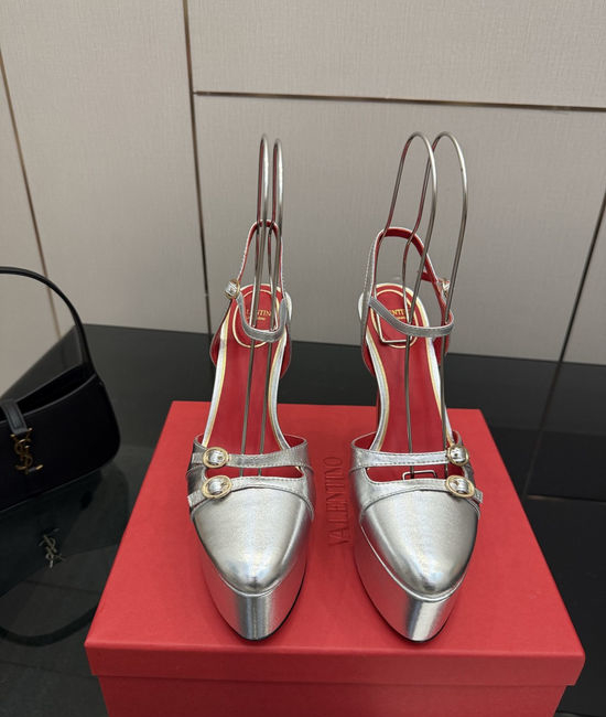 Valentino Classic Smooth Line Sandals Soft Leather Inner Sole