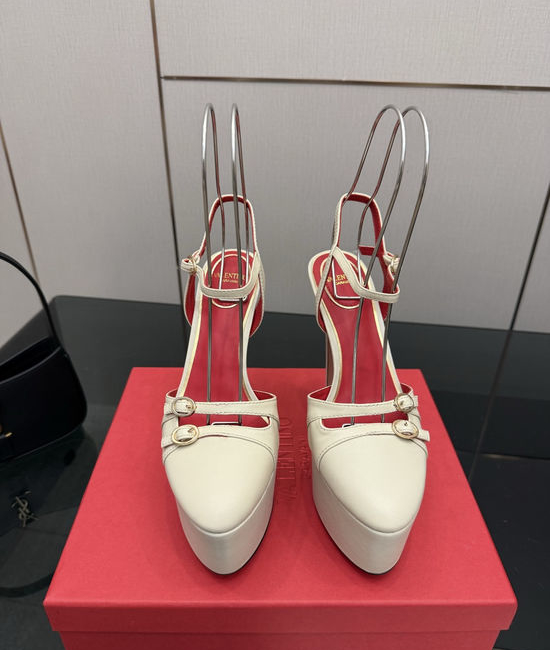 Valentino Classic Smooth Line Sandals Soft Leather Inner Sole