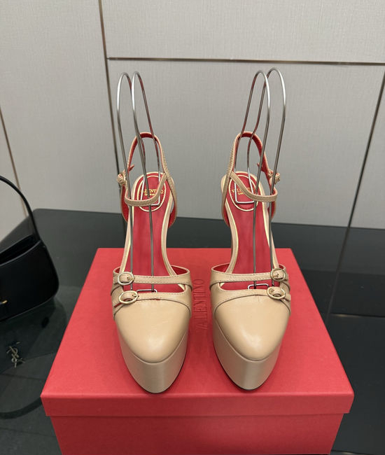 Valentino Classic Smooth Line Sandals Soft Leather Inner Sole