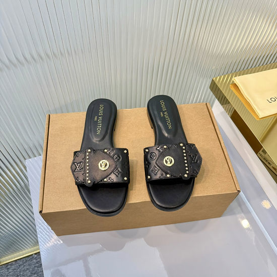 Louis Vuitton LV Embossed Pattern Rivet Decor Flat Mule Daily Shoes