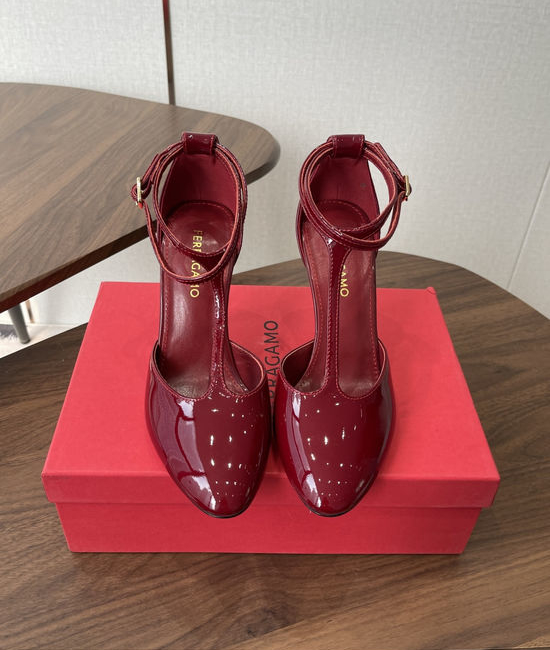 Ferragamo Patent Leather Open Back Single Shoes with Leather Sole