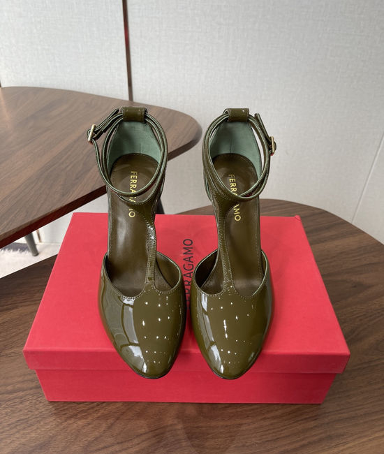Ferragamo Patent Leather Open Back Single Shoes with Leather Sole