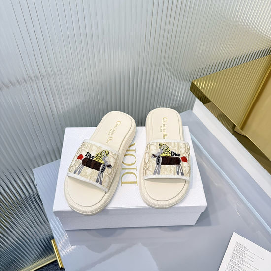 Christian Dior Embroidered Thick Sole Comfortable Slides Lightweight Design