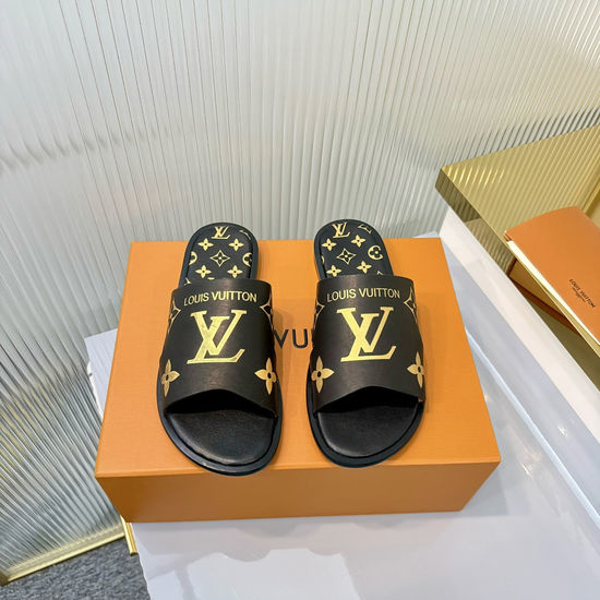 Louis Vuitton LV Cozy Warm Slides with Non-slip Rubber Sole