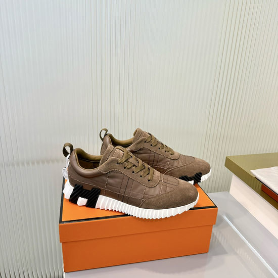 Hermes Comfortable Casual Sneakers with Breathable Lining