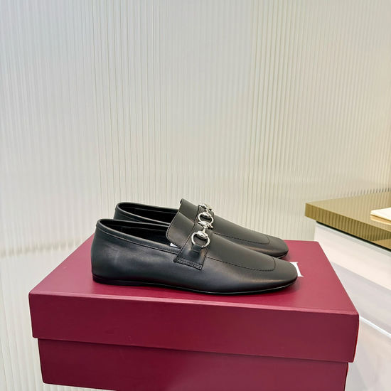 Gucci Classic Metal Accent Leather Loafer Flats