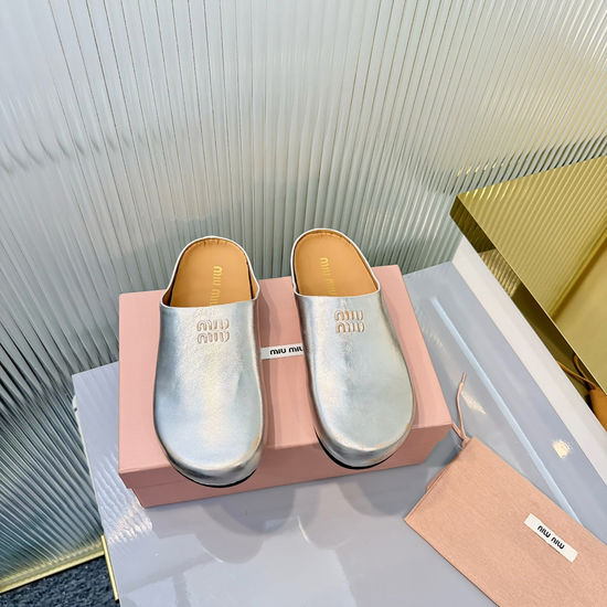 Miu Miu Classic Soft Leather Comfort Casual Slip On Shoes