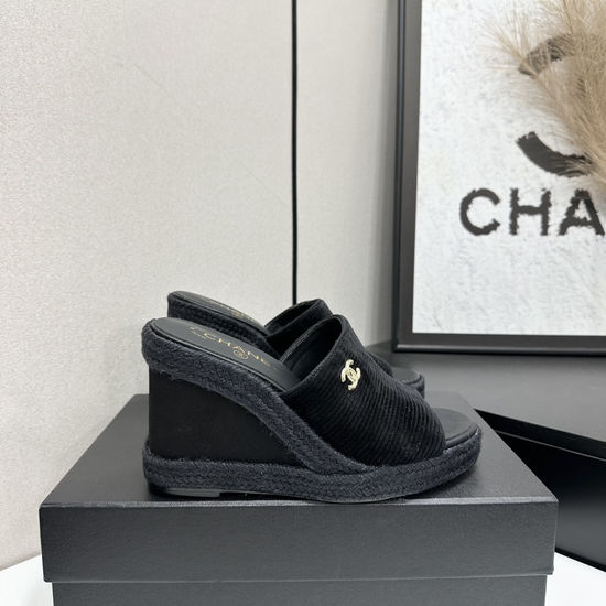 Chanel Luxury Sheepskin Linen Sole Casual Slide Sandals