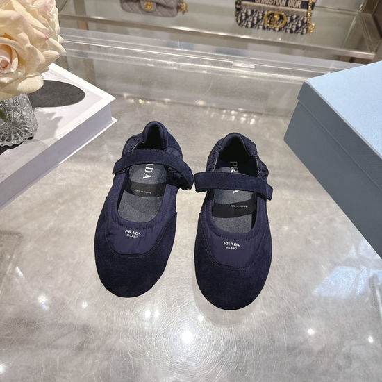 Prada Lightweight Low Top Casual Comfortable Shoes