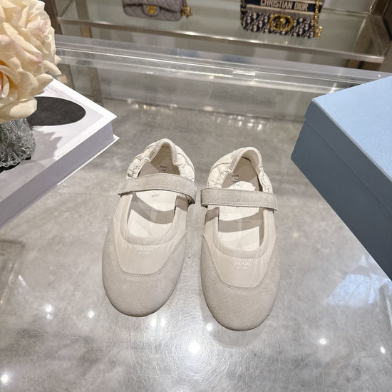 Prada Lightweight Low Top Casual Comfortable Shoes