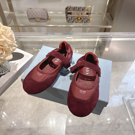 Prada Lightweight Low Top Casual Comfortable Shoes
