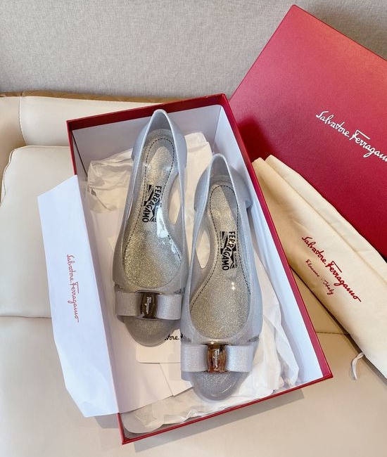 Louis Vuitton LV Soft Durable Jelly Shoes with Supportive Insole